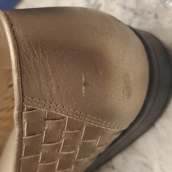 Trotters Liz Gold Metallic Leather Woven Slip on Loafers 8.5 N - Picture 7 of 9